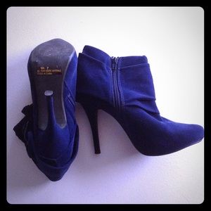 💎 BLUE SUEDE  CHARLOTTE RUSSE HIGH HEEL PUMP SHOE
